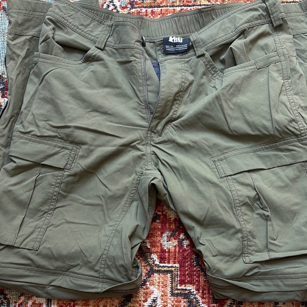 REI Green Hiking pants/shorts Lightweight